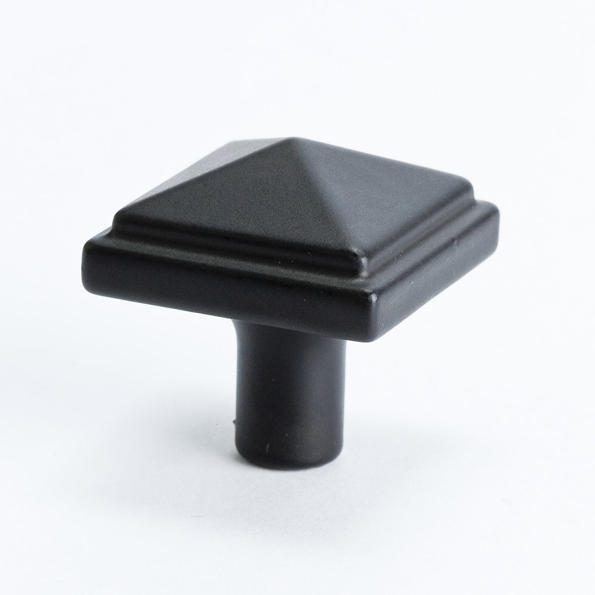 Berenson 1.18" Rhapsody Square Knob - Parent