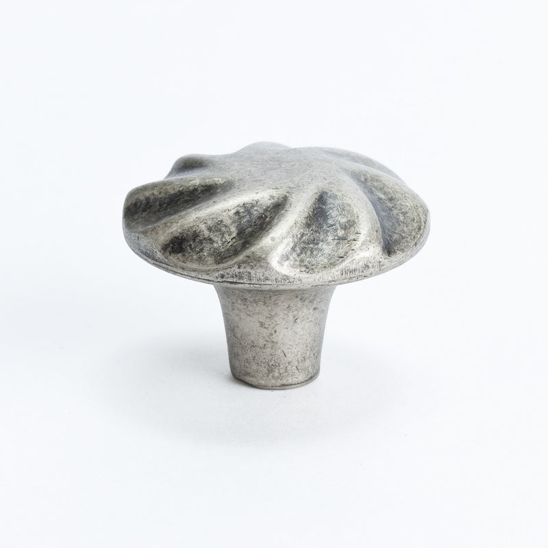 Berenson 1.31" Rhapsody Round Knob