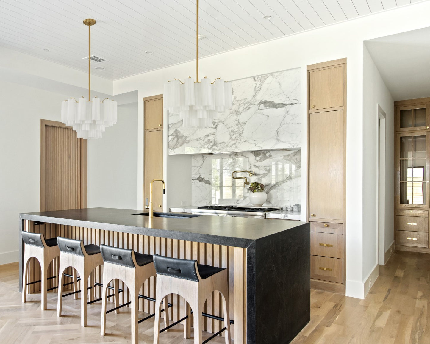 Crystorama ADD-308-WH Addis 9 Light Chandelier