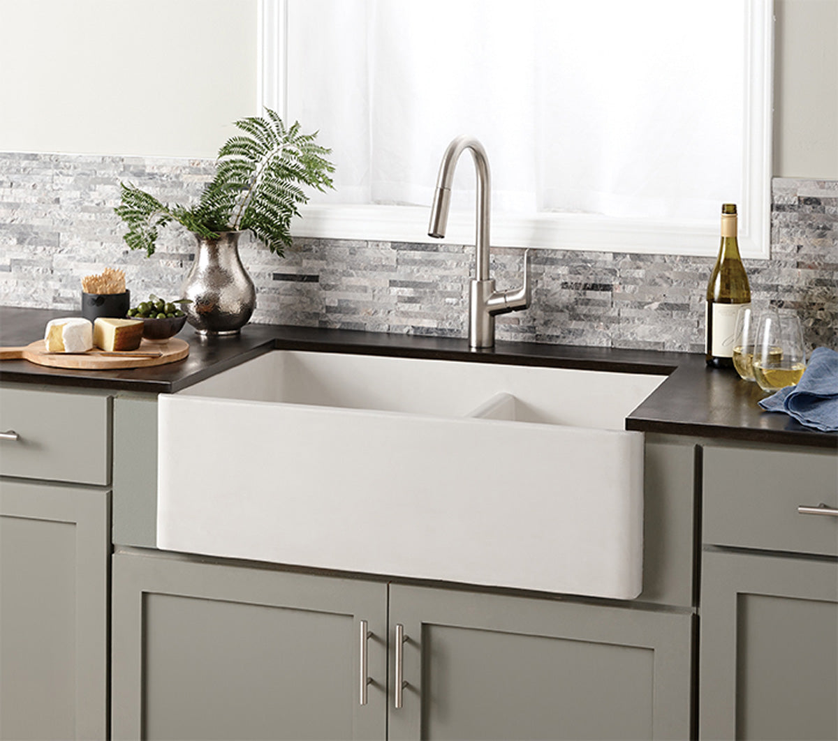 Native Trails NSKD3321 Farmhouse 33" Double Bowl Kitchen Undermount Sink